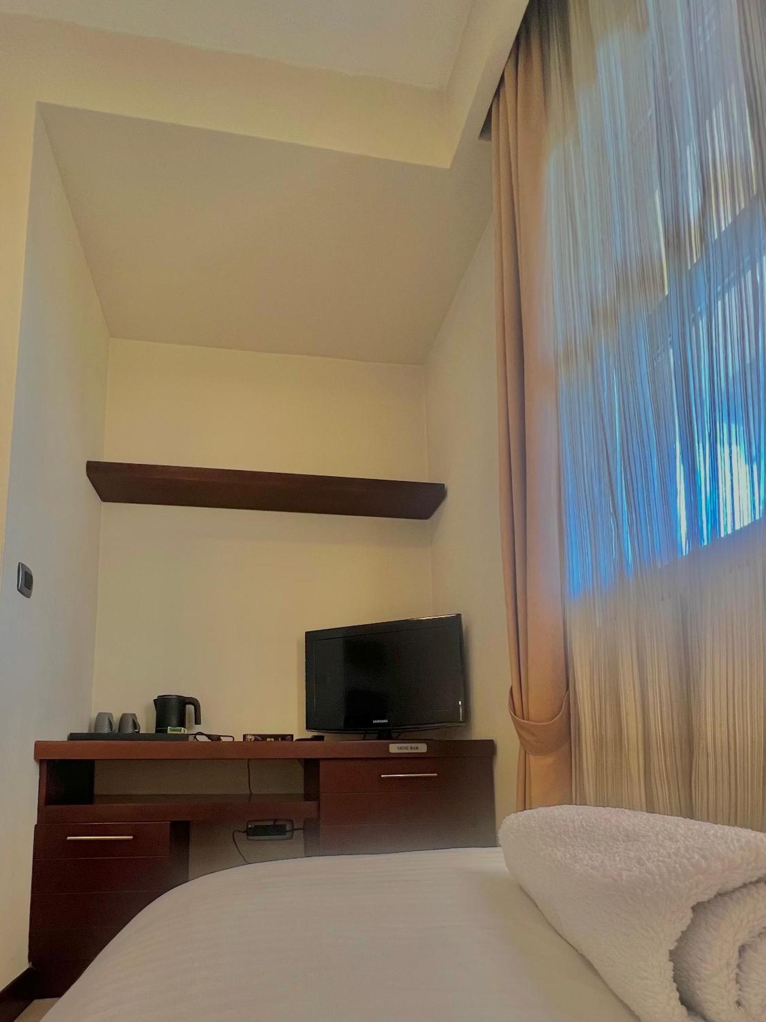 Hotel Aria Mitrovici  Екстериор снимка