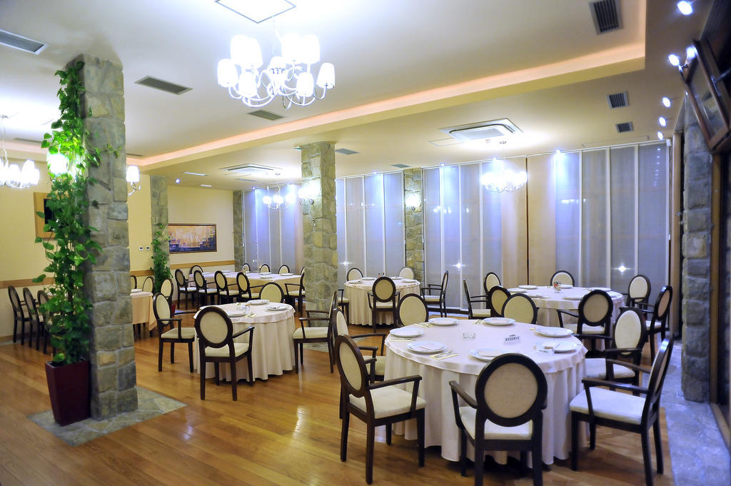 Hotel Aria Mitrovici  Екстериор снимка
