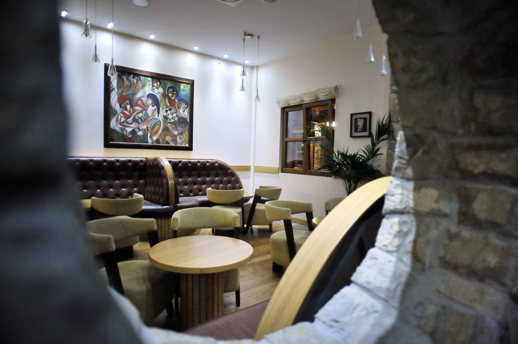 Hotel Aria Mitrovici  Екстериор снимка