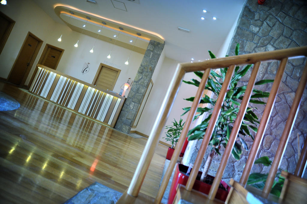 Hotel Aria Mitrovici  Екстериор снимка