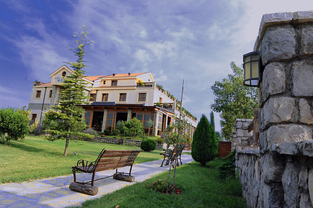 Hotel Aria Mitrovici  Екстериор снимка