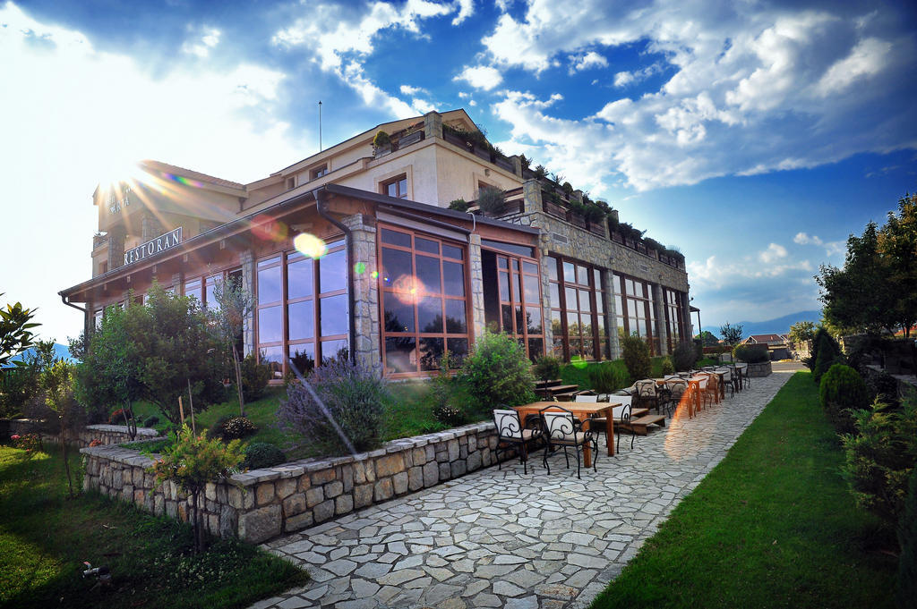 Hotel Aria Mitrovici  Екстериор снимка