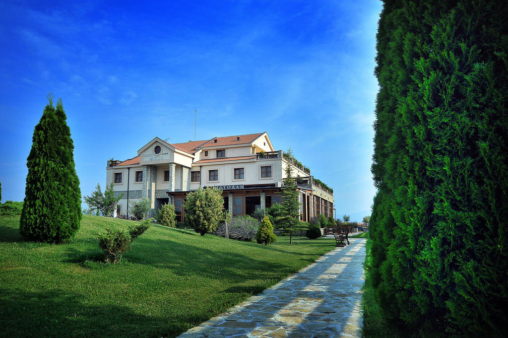 Hotel Aria Mitrovici  Екстериор снимка