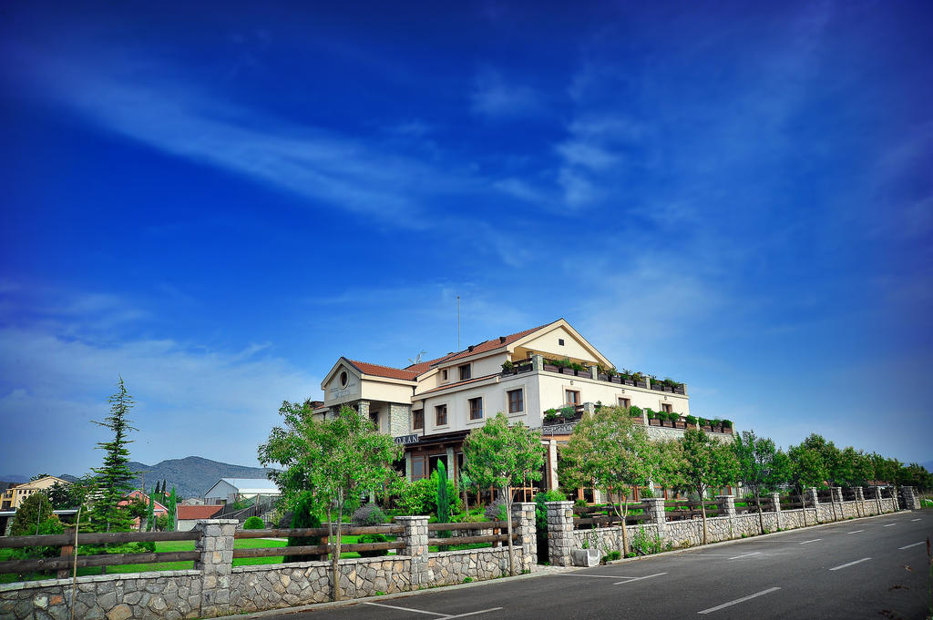 Hotel Aria Mitrovici  Екстериор снимка